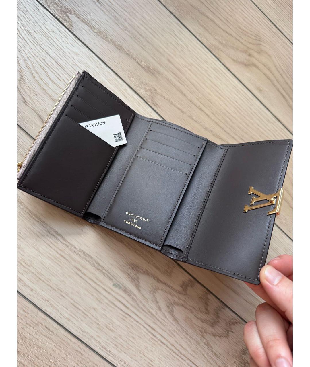 LOUIS VUITTON Бежевый кожаный кошелек, фото 6