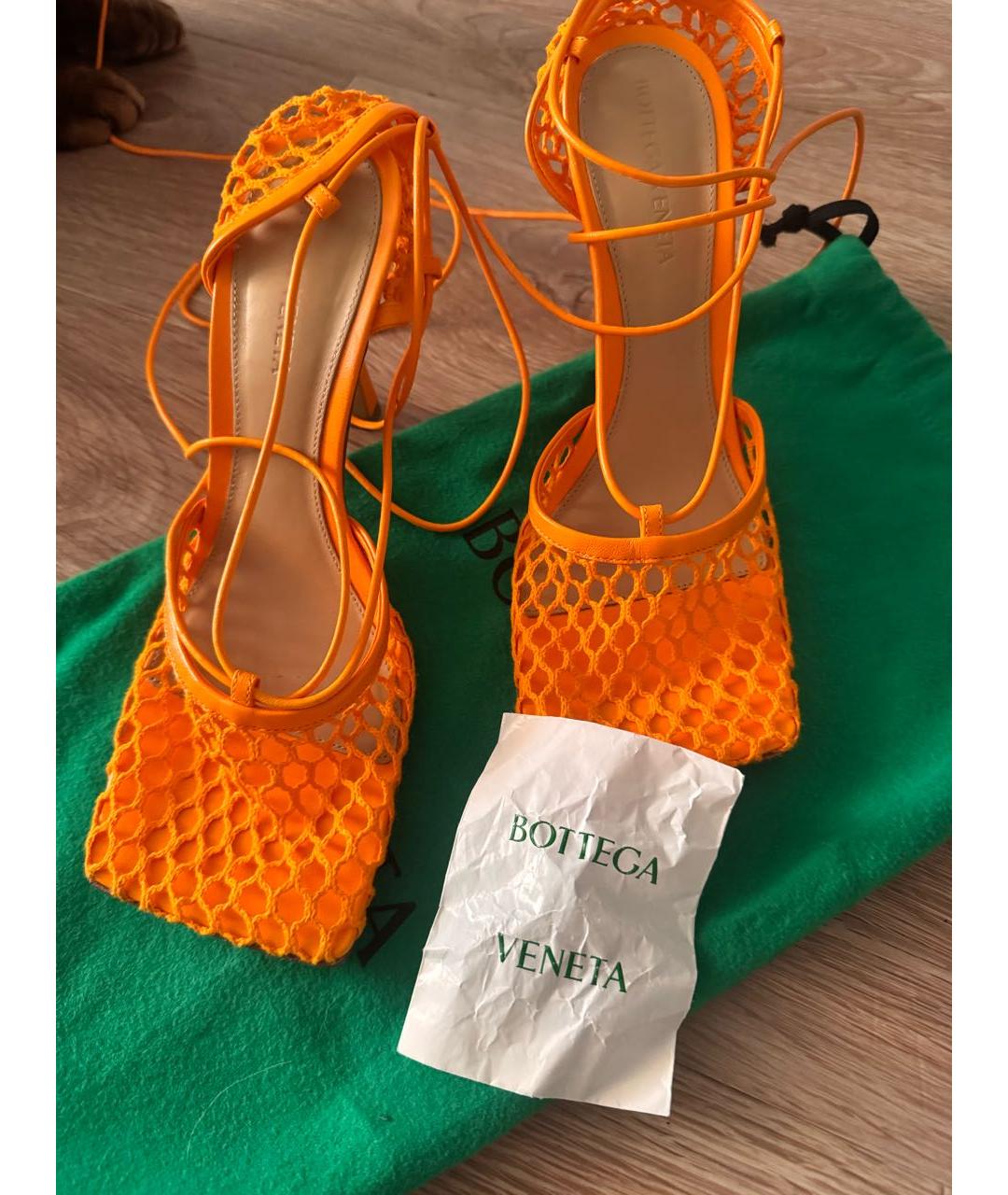 BOTTEGA VENETA Оранжевые текстильные босоножки, фото 3