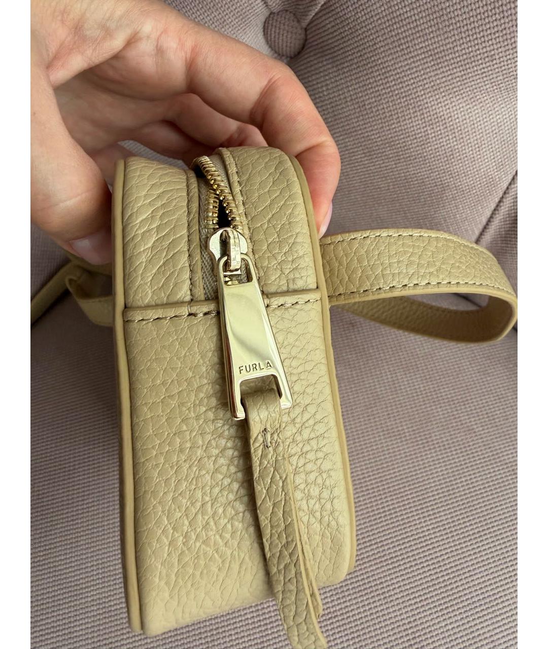 FURLA Бежевая кожаная поясная сумка, фото 2