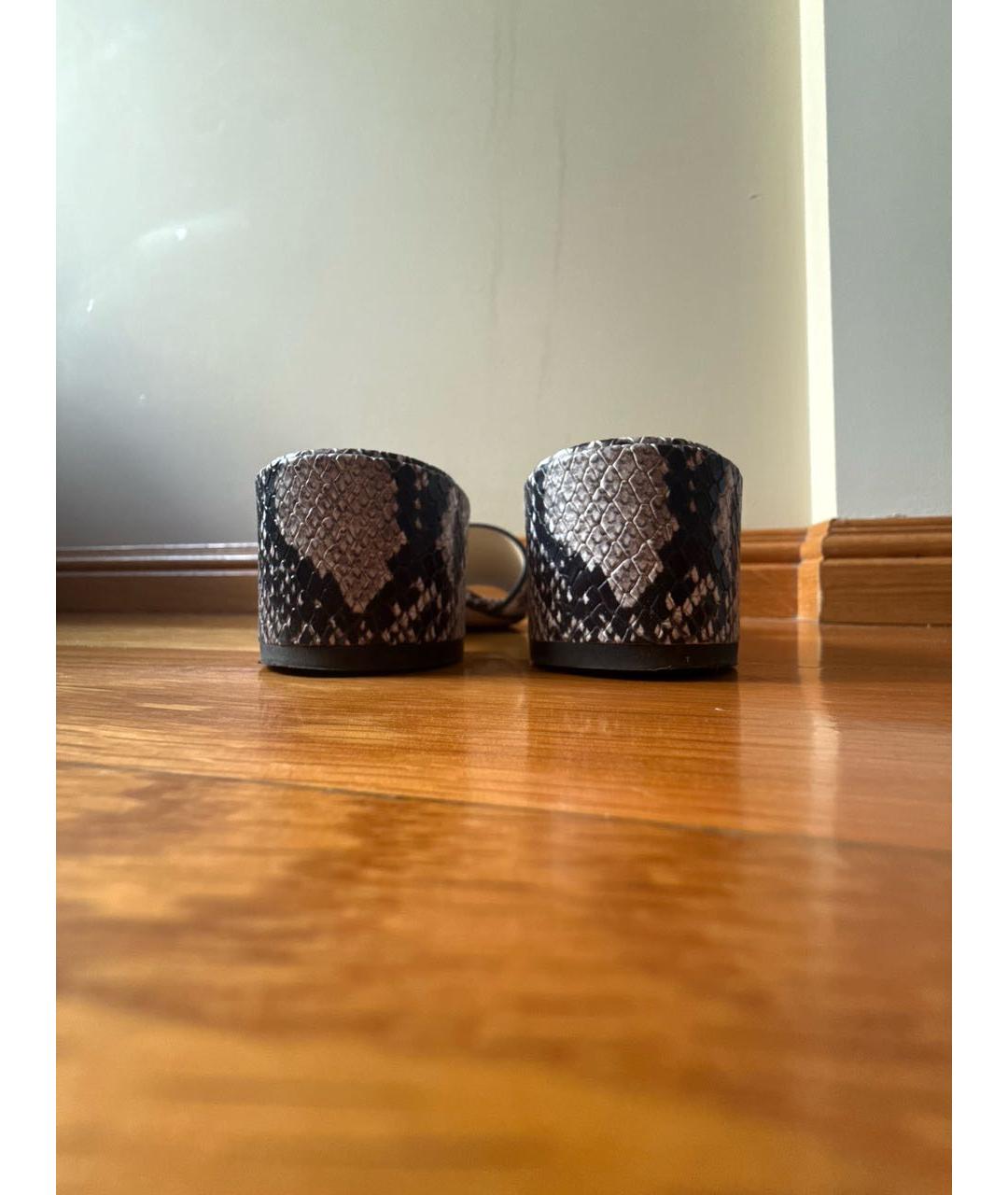 JIMMY CHOO Серые мюли из экзотической кожи, фото 4