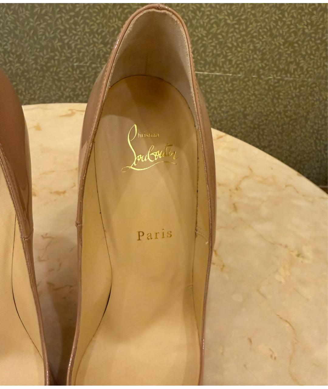 CHRISTIAN LOUBOUTIN Бежевые туфли из лакированной кожи, фото 3