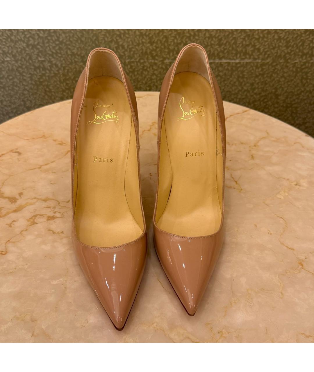 CHRISTIAN LOUBOUTIN Бежевые туфли из лакированной кожи, фото 2