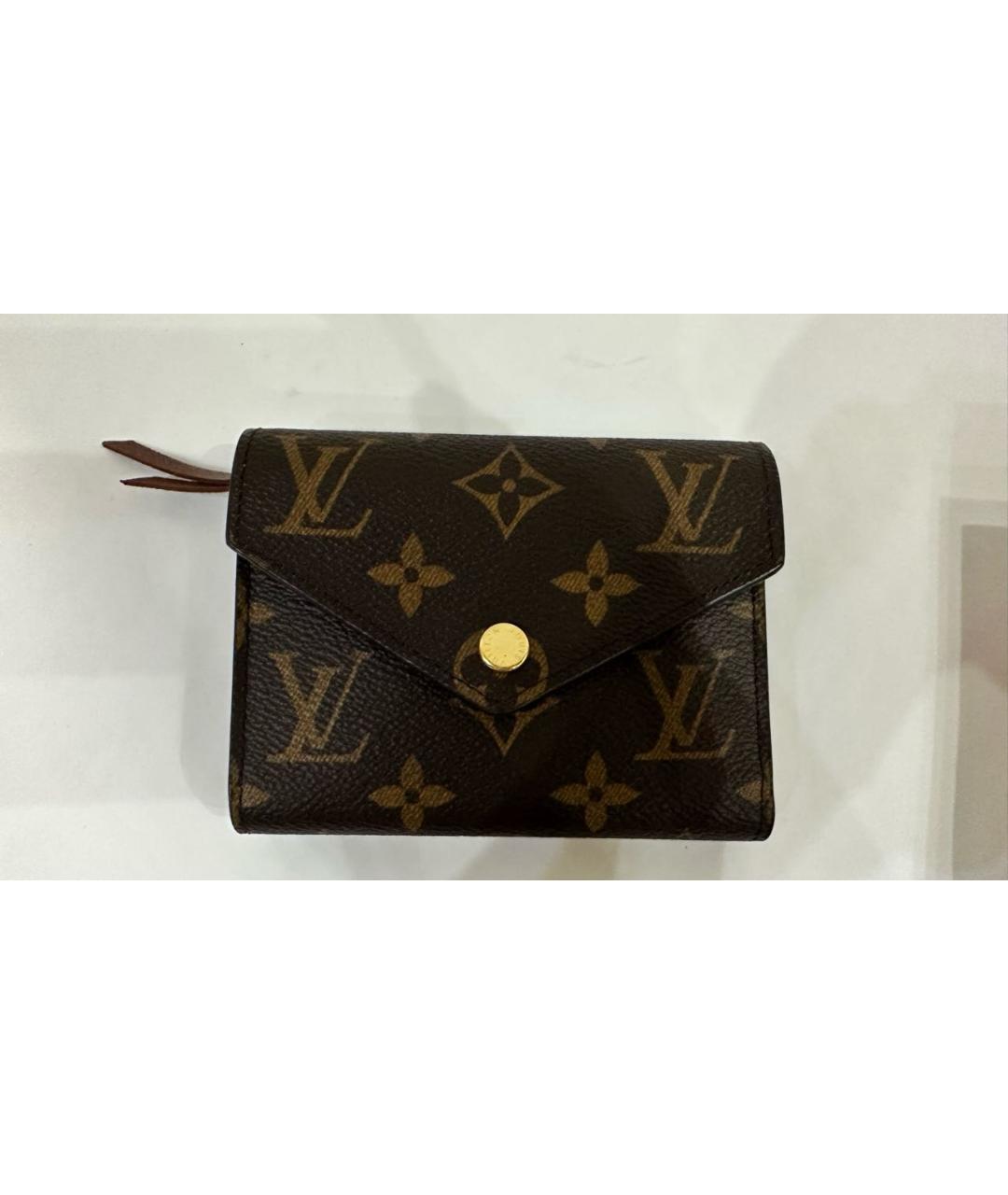 LOUIS VUITTON Коричневый кожаный кошелек, фото 6