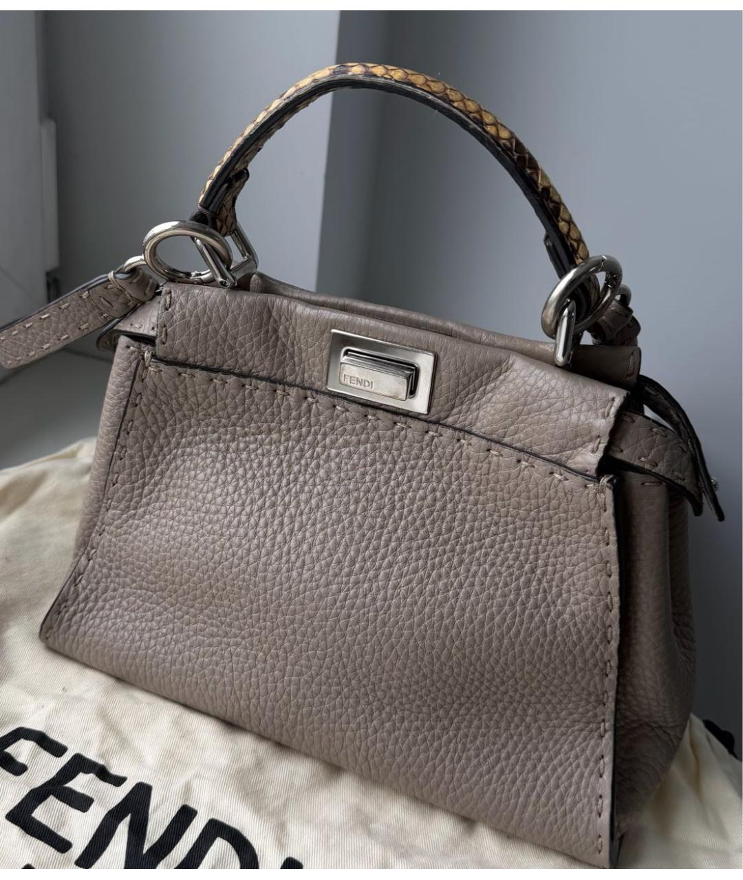 FENDI Коричневая кожаная сумка с короткими ручками, фото 2