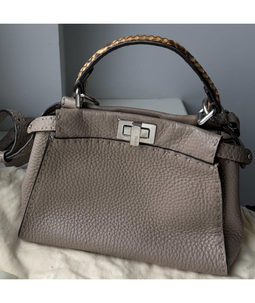 FENDI Коричневая кожаная сумка с короткими ручками, фото 6