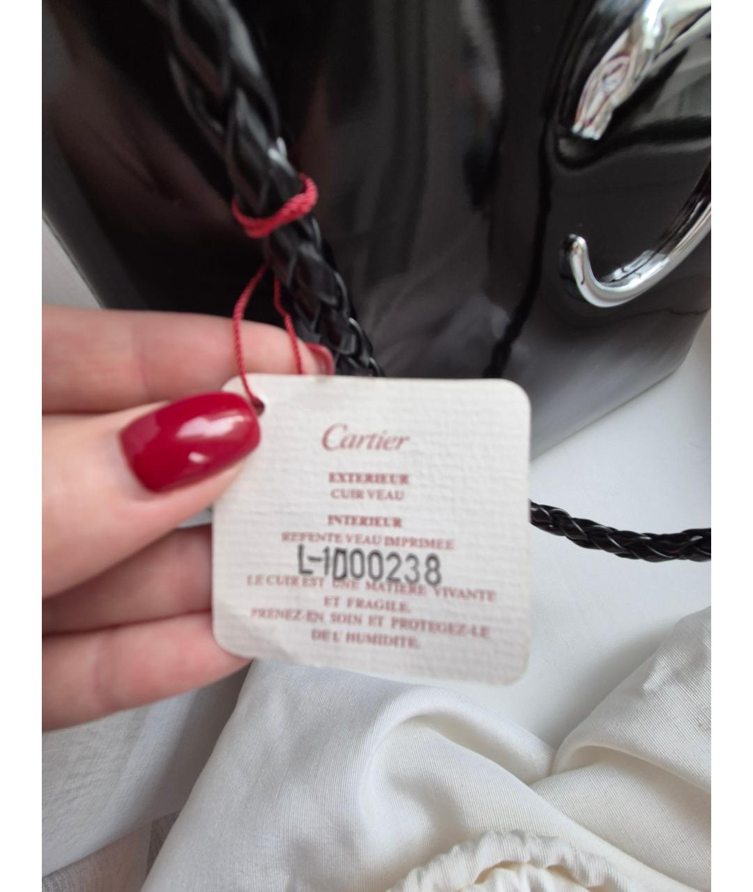 CARTIER Черная сумка с короткими ручками из лакированной кожи, фото 2