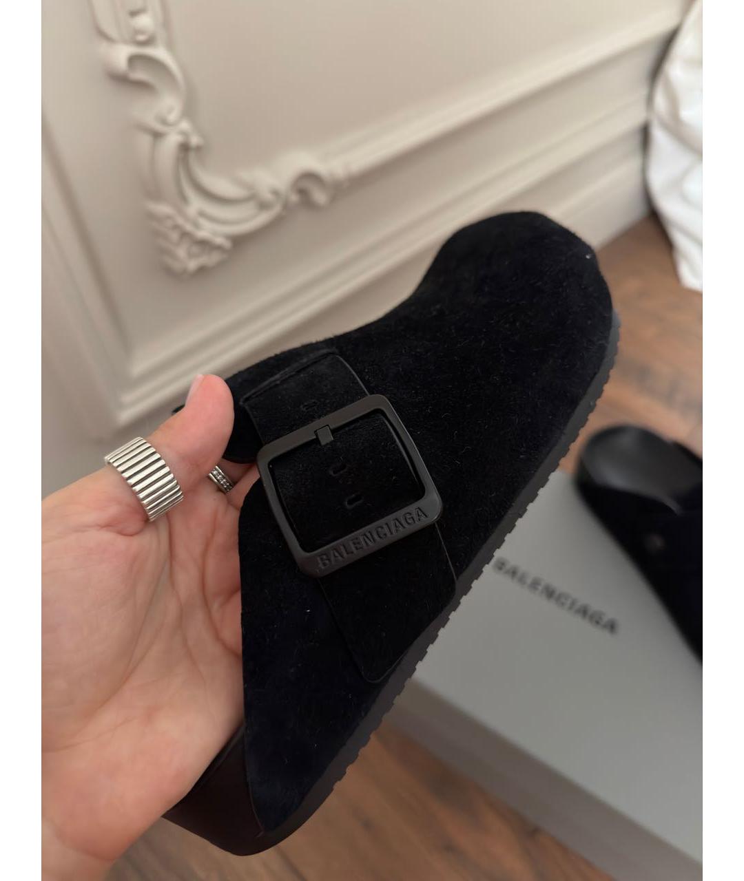BALENCIAGA Черные замшевые мюли, фото 3