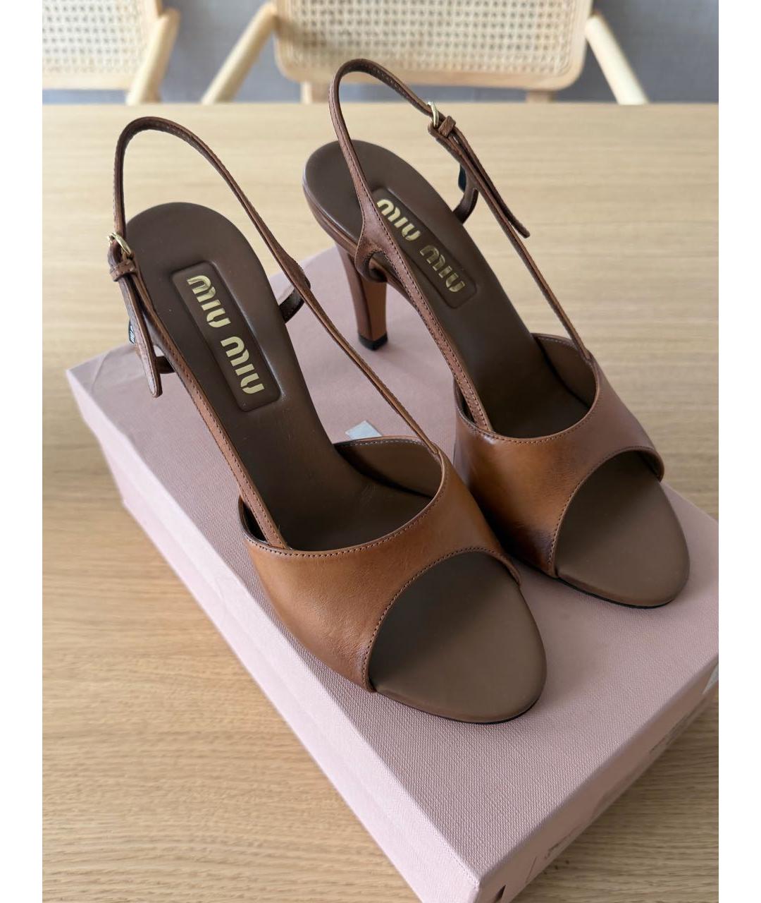 MIU MIU Коричневые кожаные босоножки, фото 3