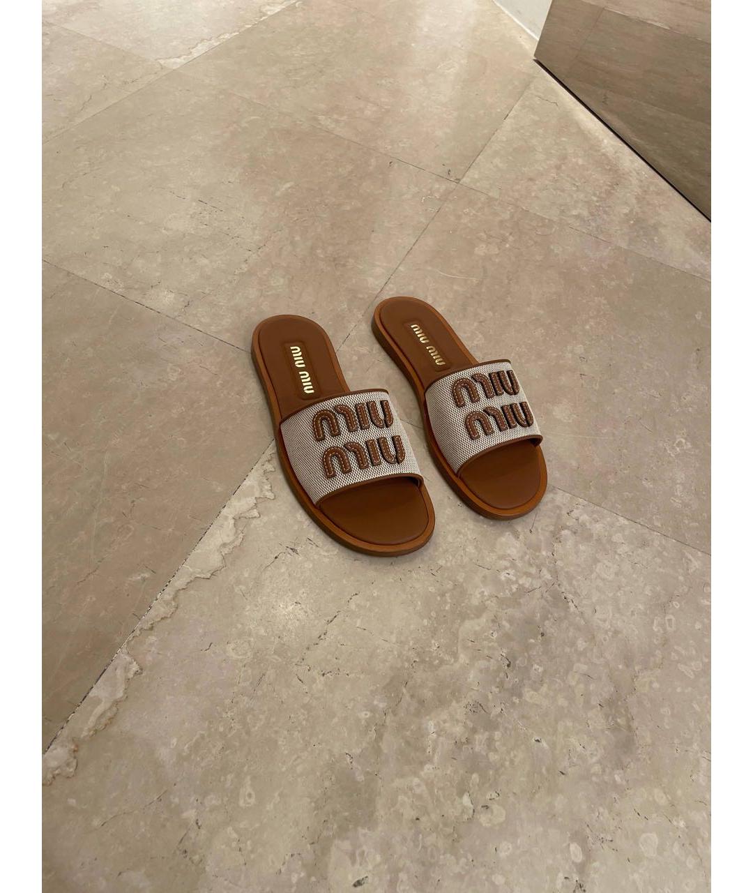 MIU MIU Бежевые текстильные шлепанцы, фото 3