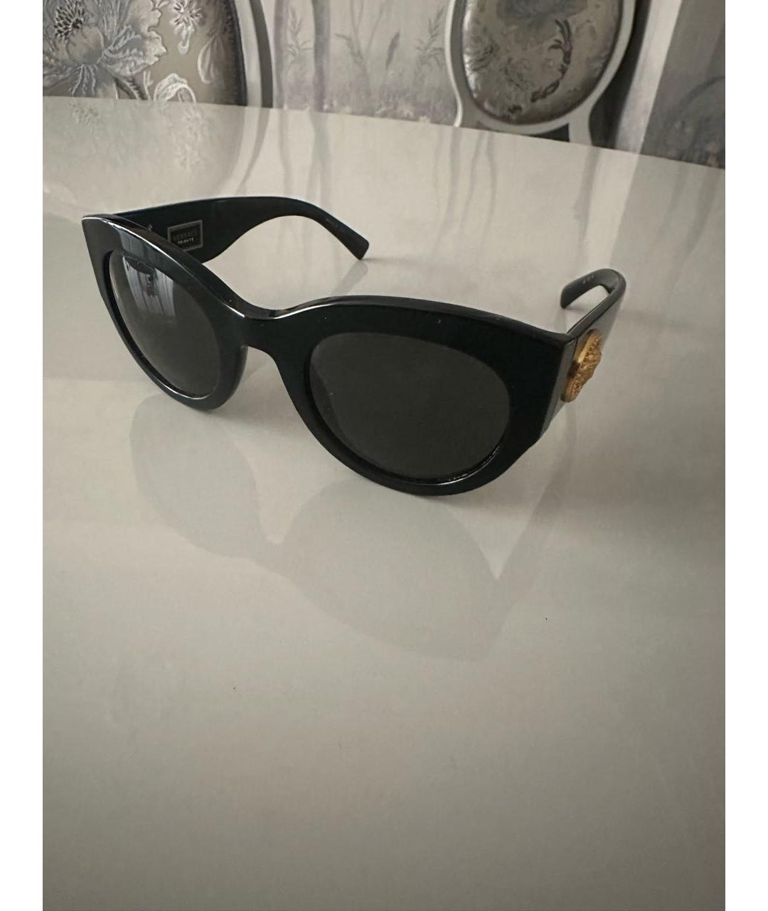 VERSACE Черные пластиковые солнцезащитные очки, фото 3