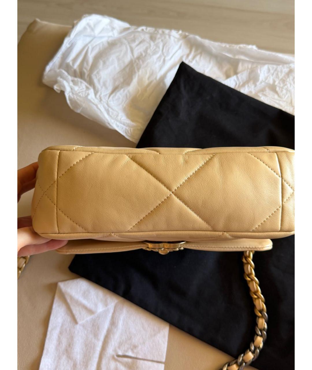 CHANEL Бежевая кожаная сумка через плечо, фото 3