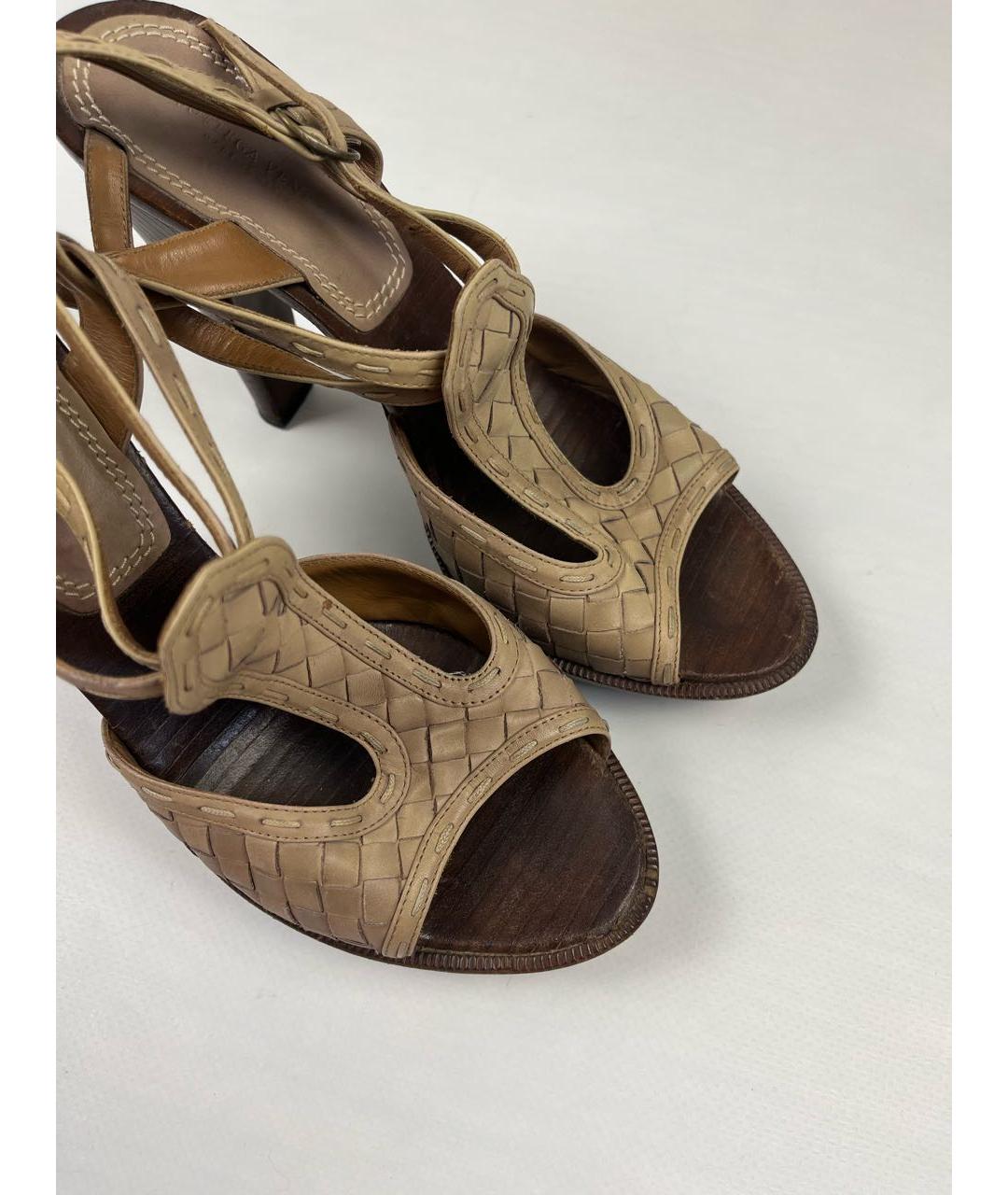 BOTTEGA VENETA Бежевые кожаные босоножки, фото 3