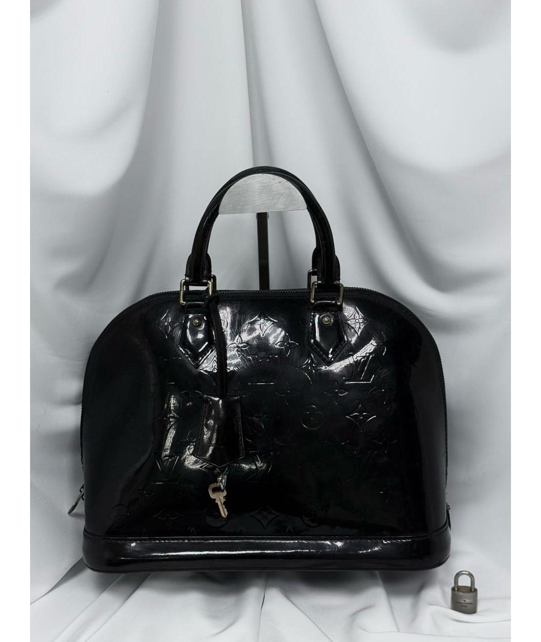 LOUIS VUITTON Черная сумка с короткими ручками из лакированной кожи, фото 4