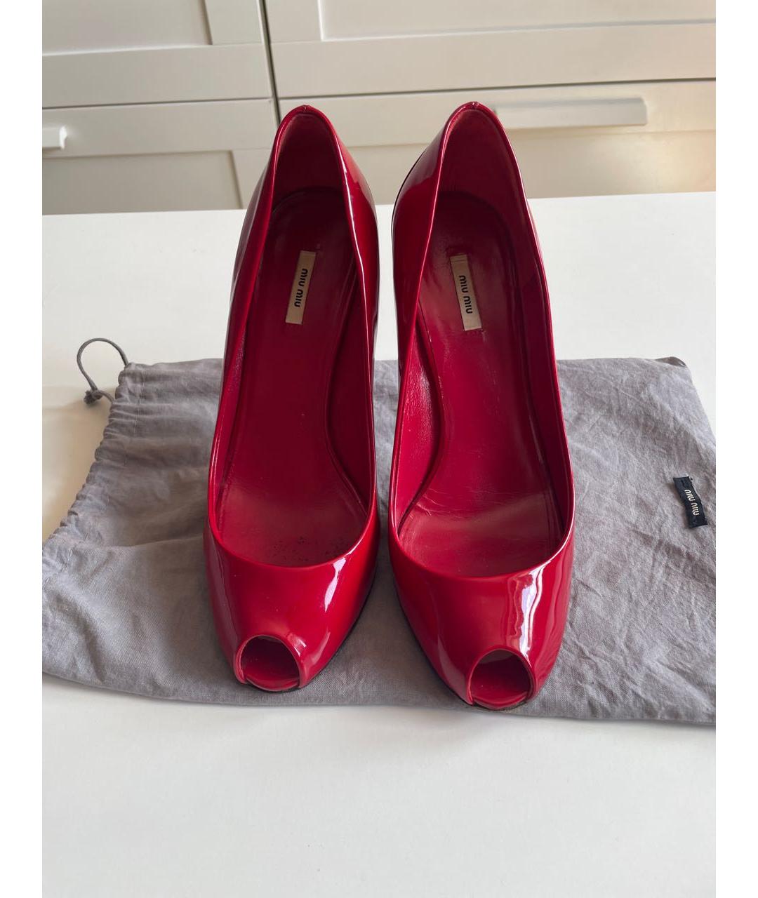 MIU MIU Красные туфли из лакированной кожи, фото 2