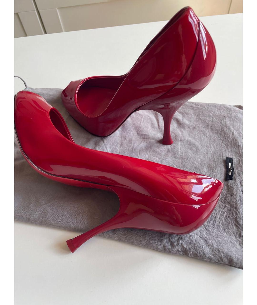 MIU MIU Красные туфли из лакированной кожи, фото 5