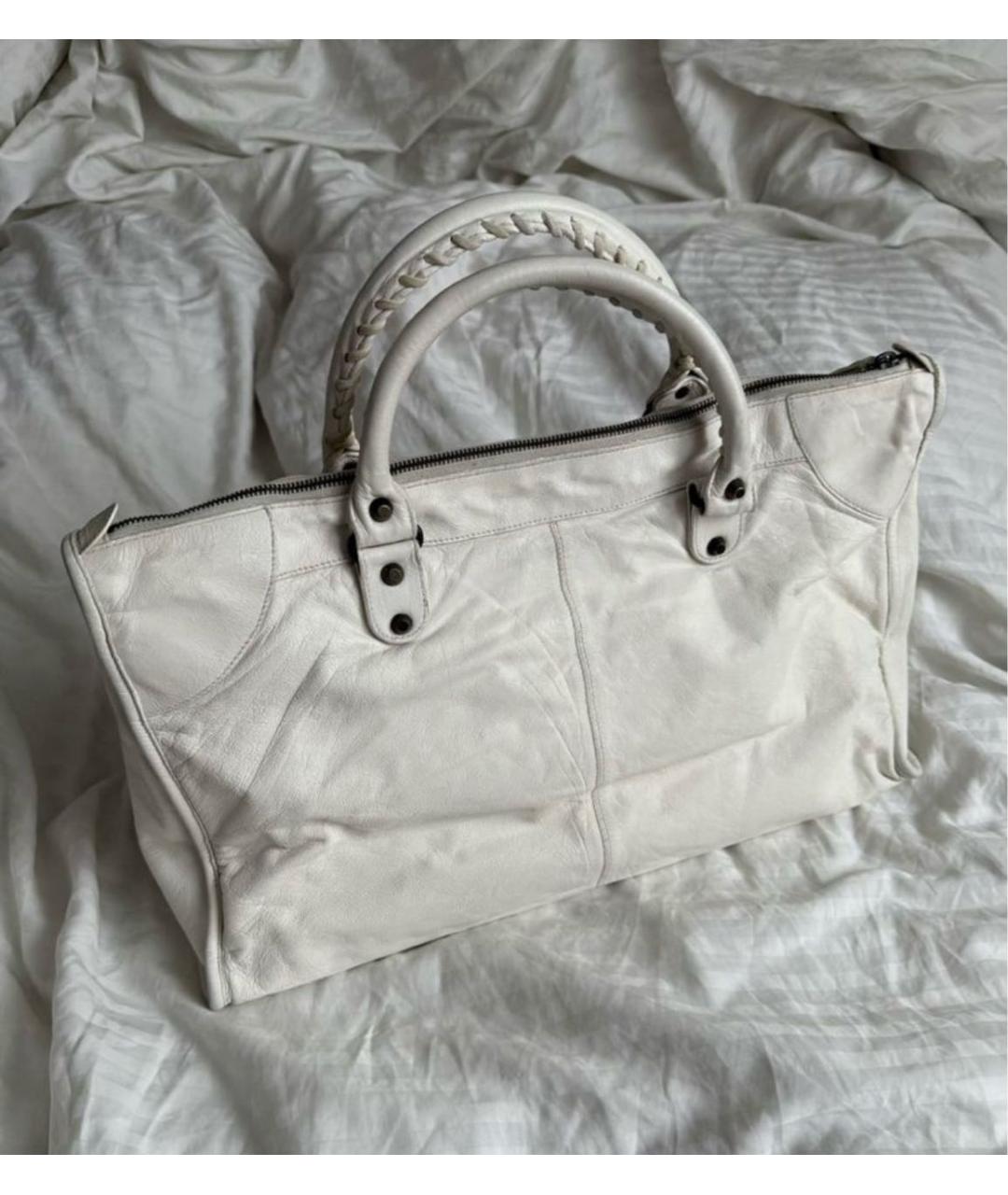 BALENCIAGA Белая кожаная сумка с короткими ручками, фото 2