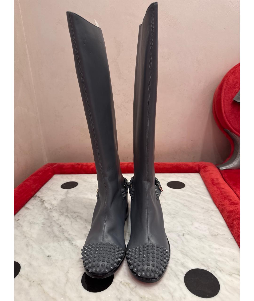 CHRISTIAN LOUBOUTIN Серые кожаные сапоги, фото 2