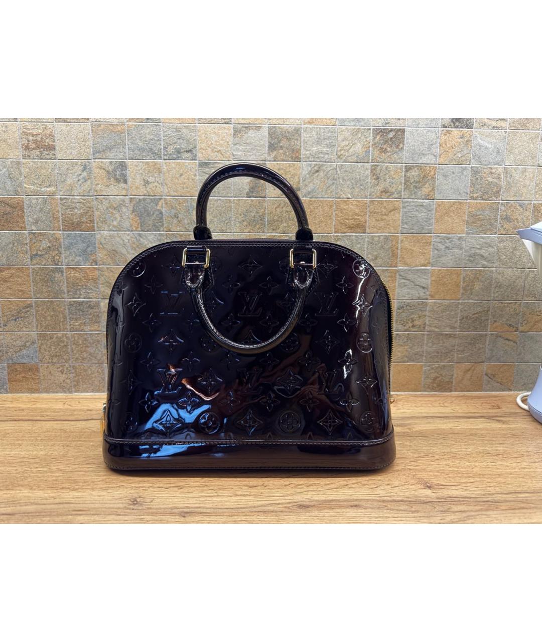 LOUIS VUITTON Бордовая сумка с короткими ручками из лакированной кожи, фото 2