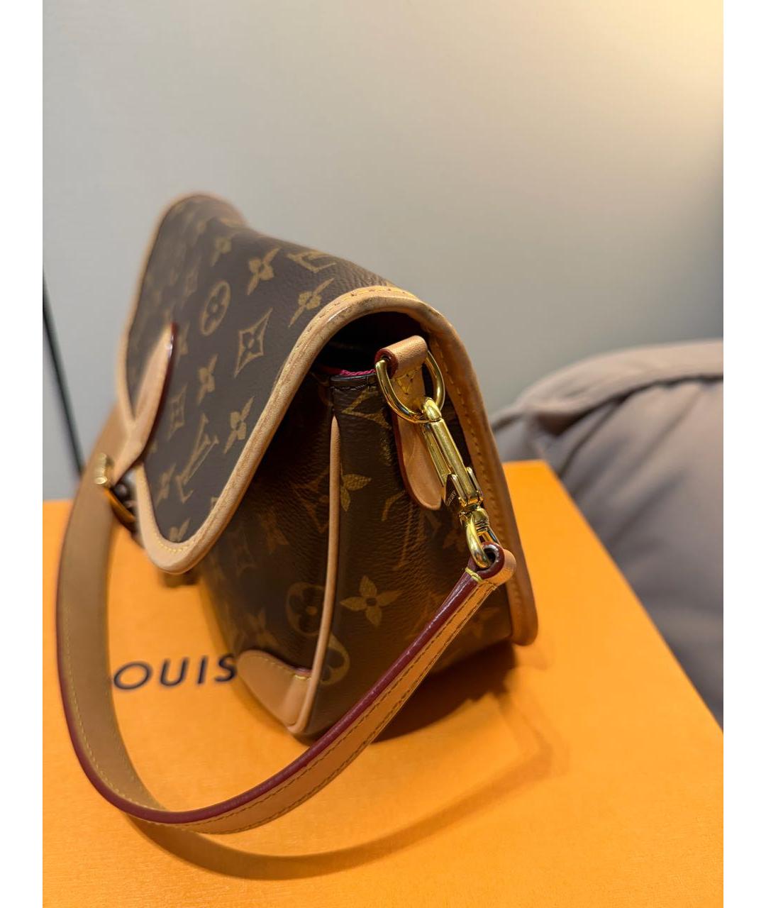 LOUIS VUITTON Коричневая сумка через плечо из канвы, фото 5