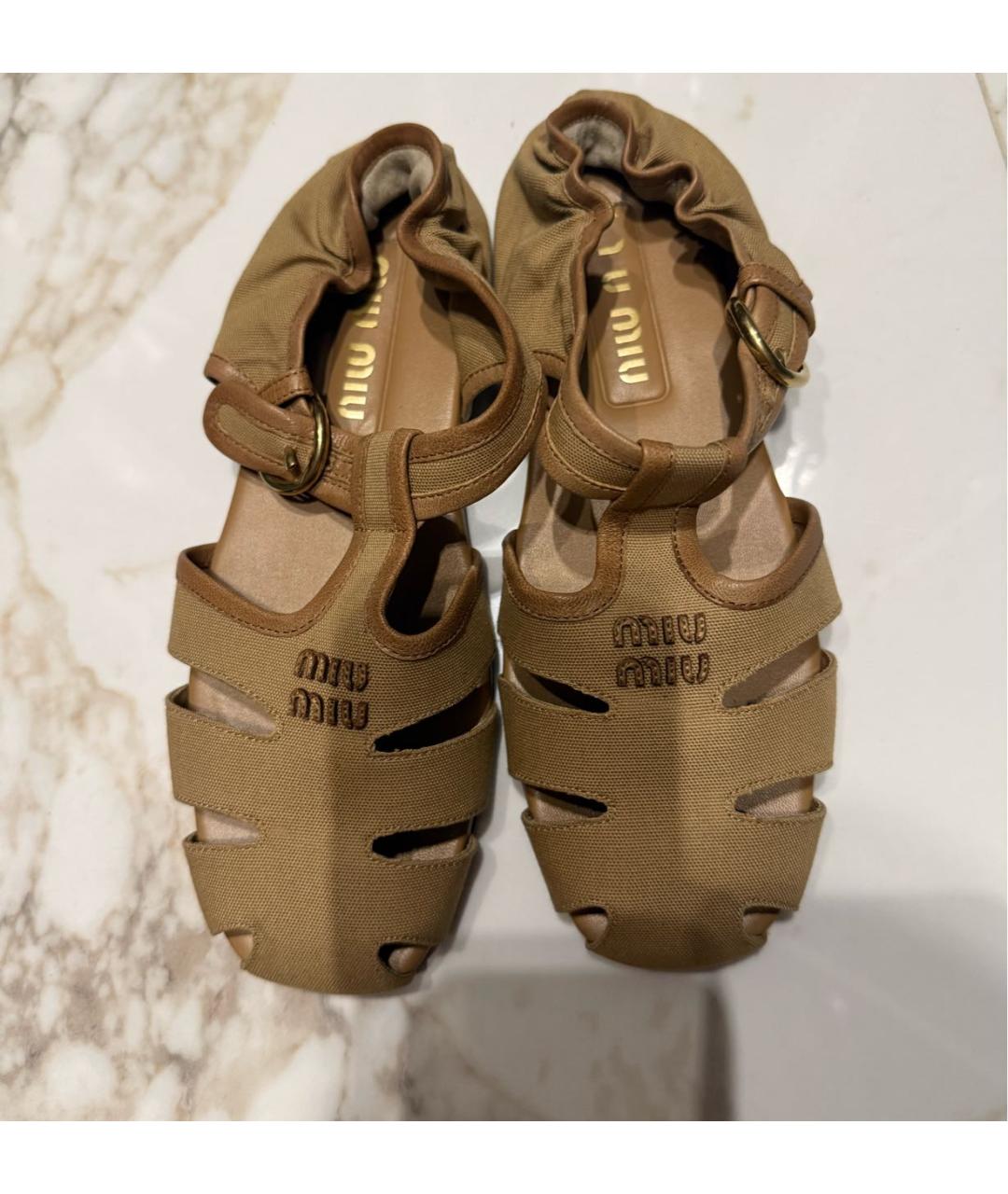 MIU MIU Бежевые кожаные сандалии, фото 2