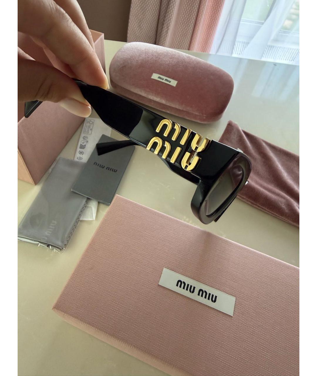 MIU MIU Черные пластиковые солнцезащитные очки, фото 2