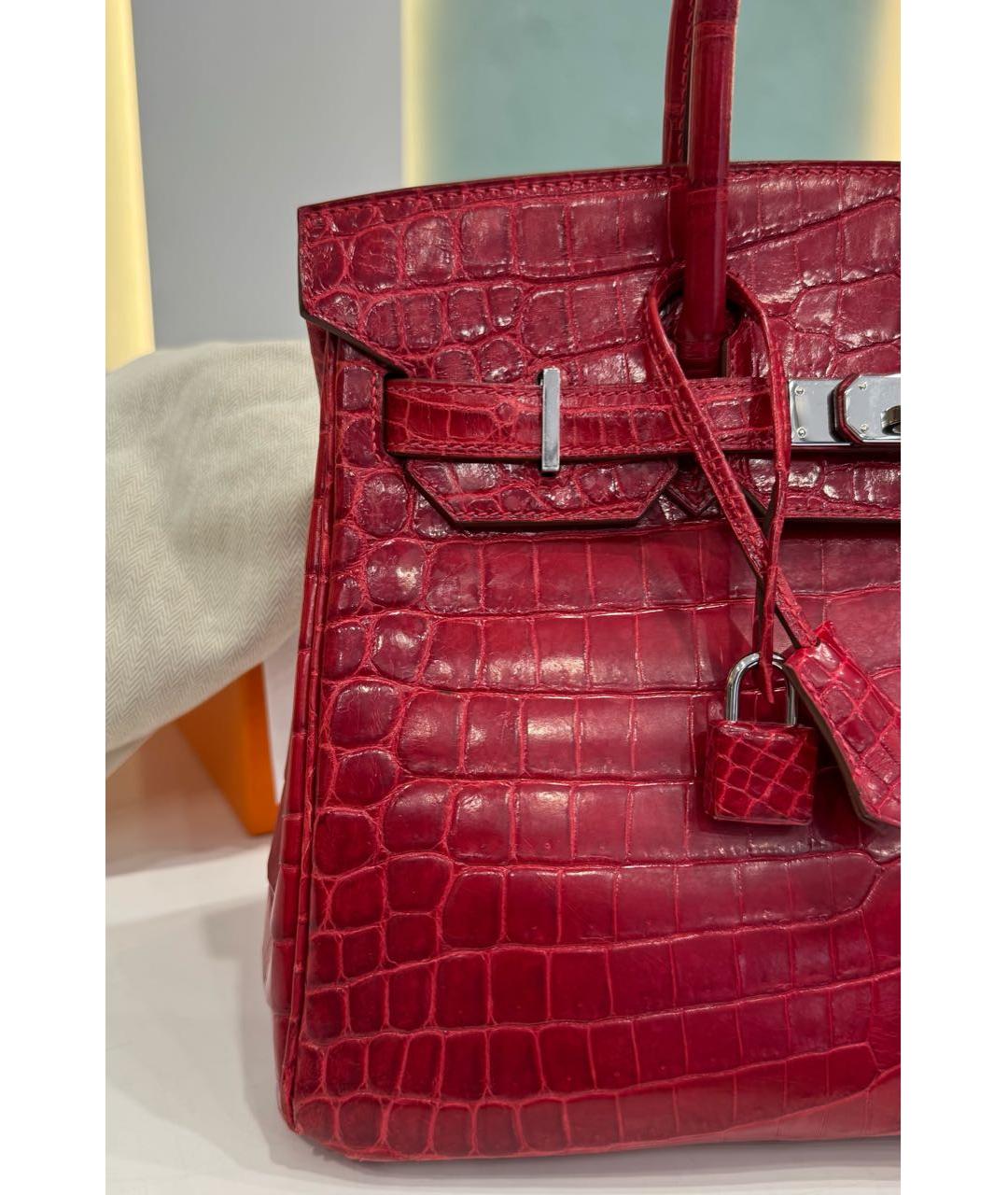 HERMES Красная сумка с короткими ручками из кожи крокодила, фото 3