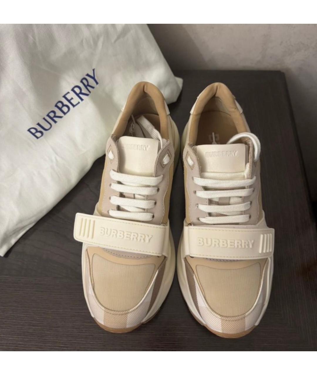 BURBERRY Бежевые кожаные кроссовки, фото 2
