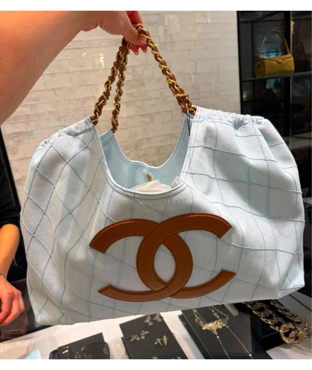 CHANEL Голубая кожаная сумка с короткими ручками, фото 3