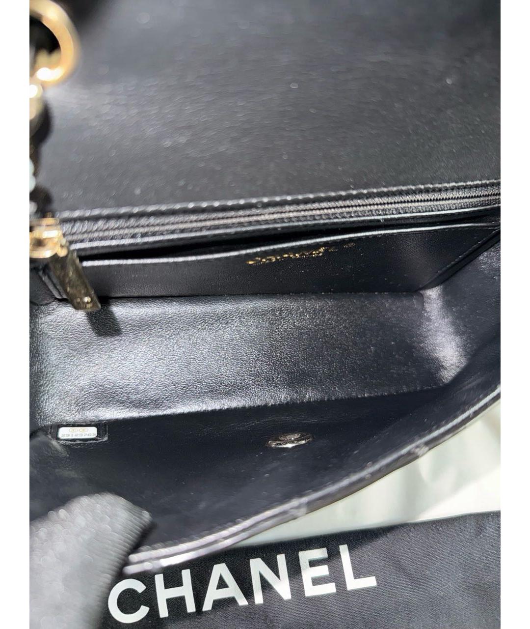 CHANEL Черная сумка через плечо из лакированной кожи, фото 7