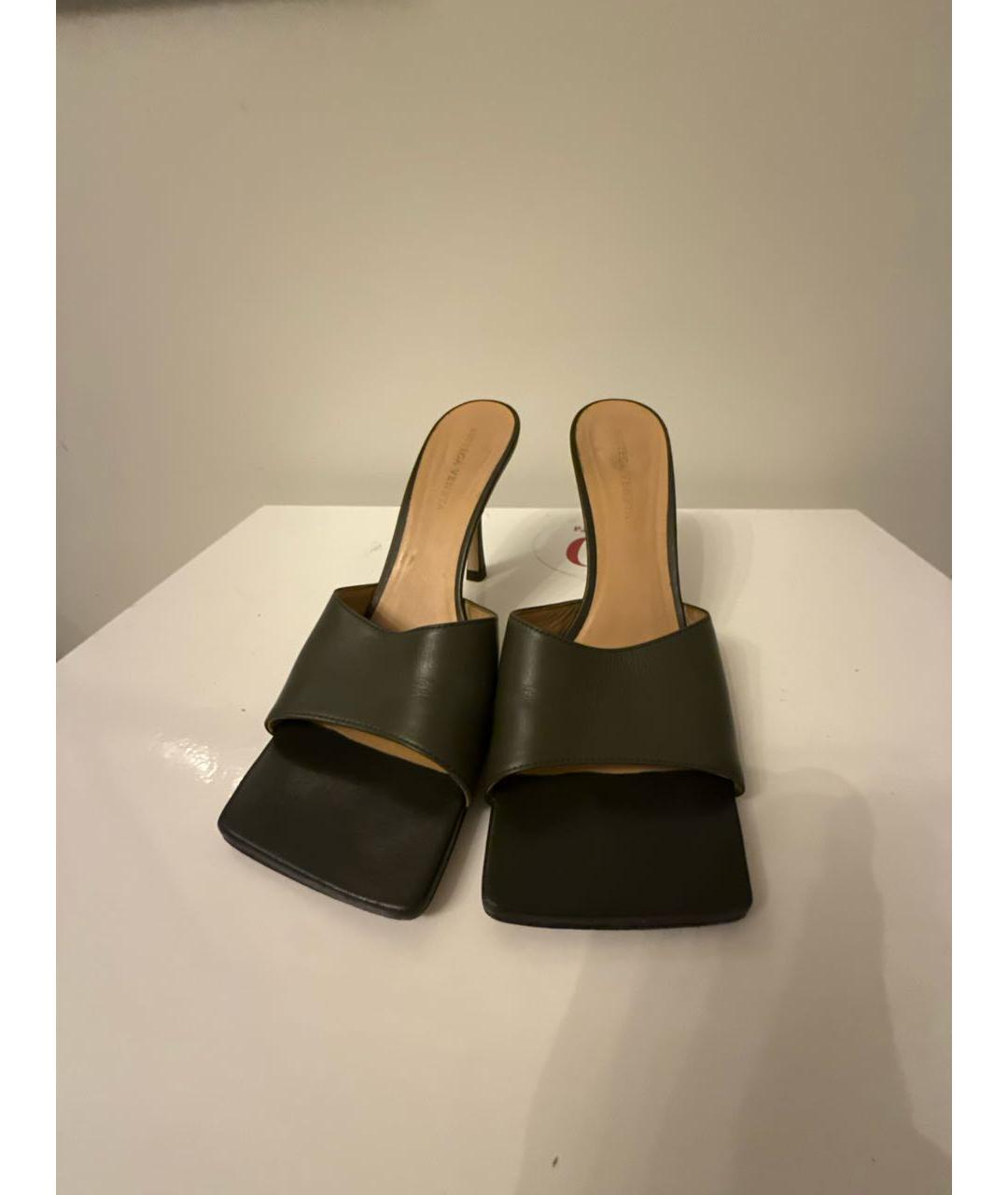BOTTEGA VENETA Хаки кожаные мюли, фото 2