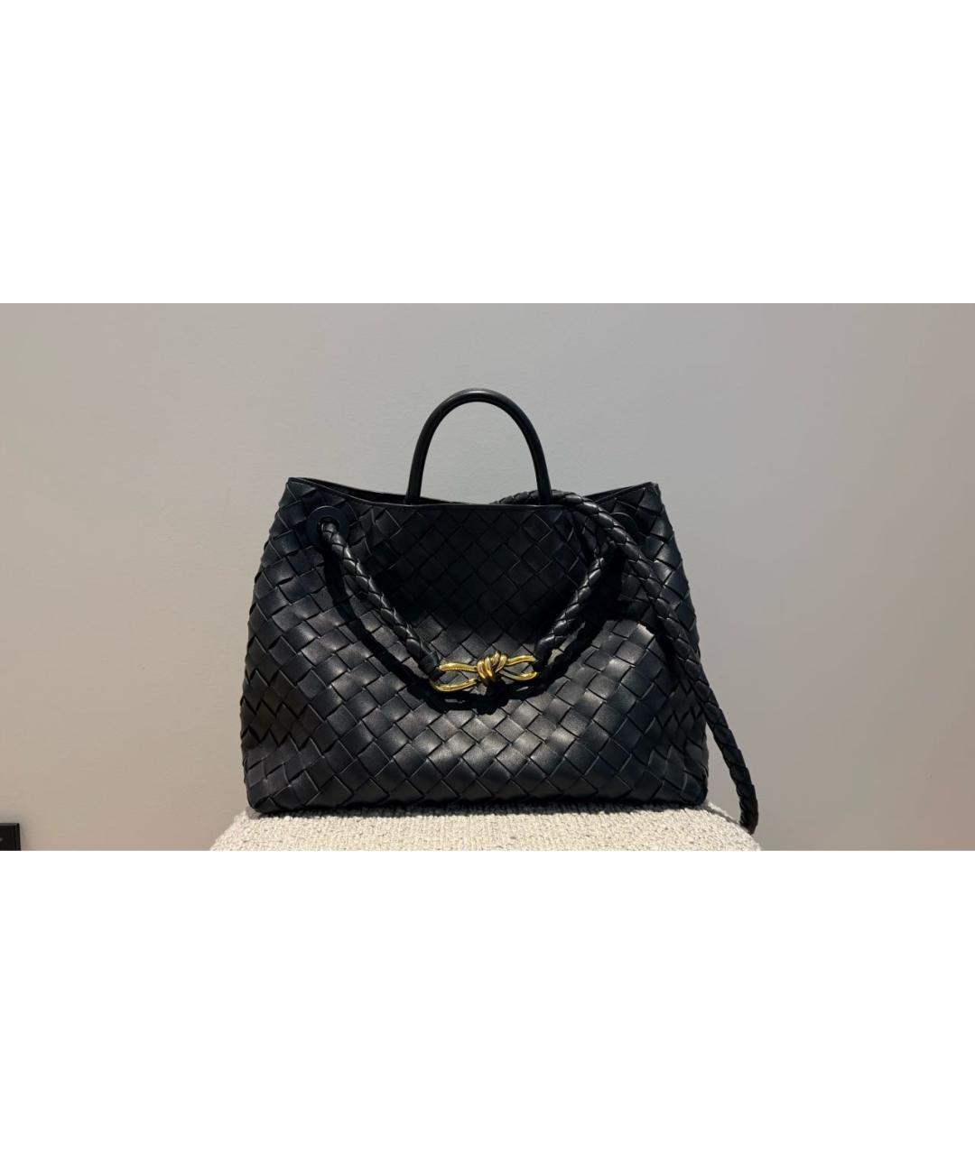 BOTTEGA VENETA Черная кожаная сумка через плечо, фото 6