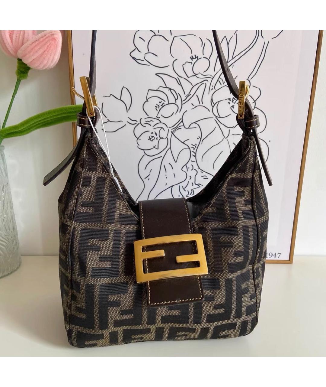 FENDI Коричневая кожаная сумка с короткими ручками, фото 2