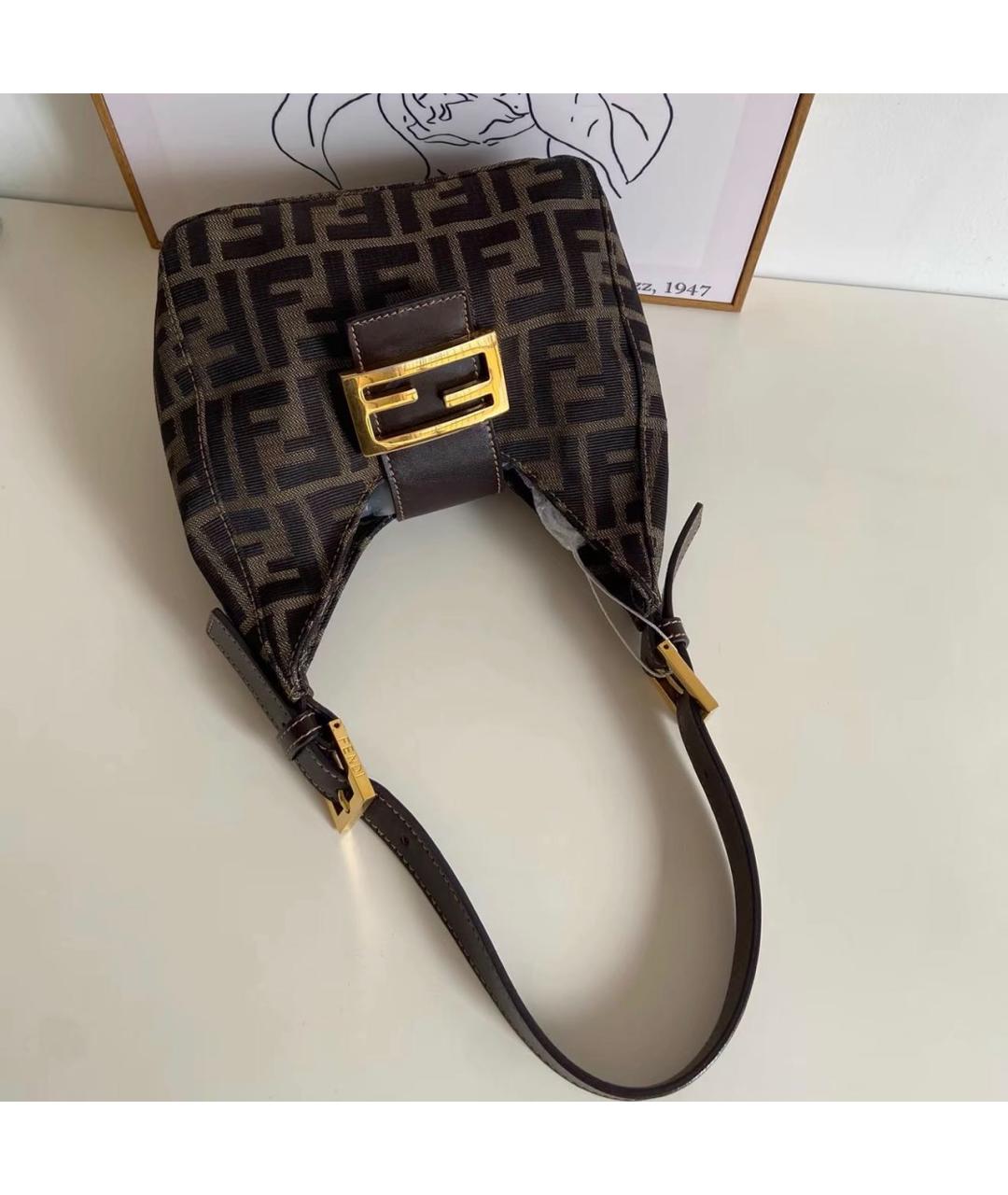 FENDI Коричневая кожаная сумка с короткими ручками, фото 7