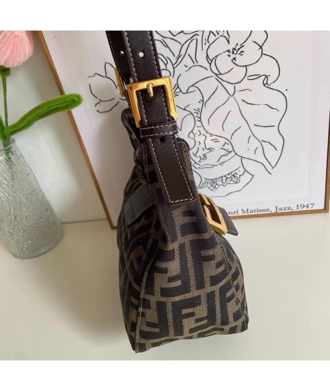 FENDI Коричневая кожаная сумка с короткими ручками, фото 3