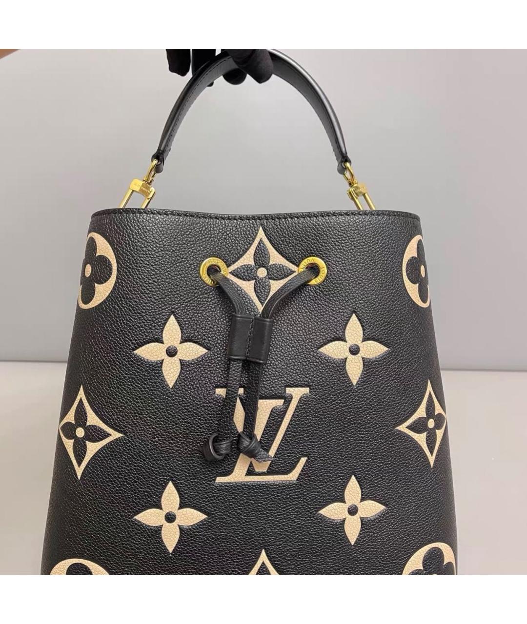 LOUIS VUITTON Черная кожаная сумка с короткими ручками, фото 6