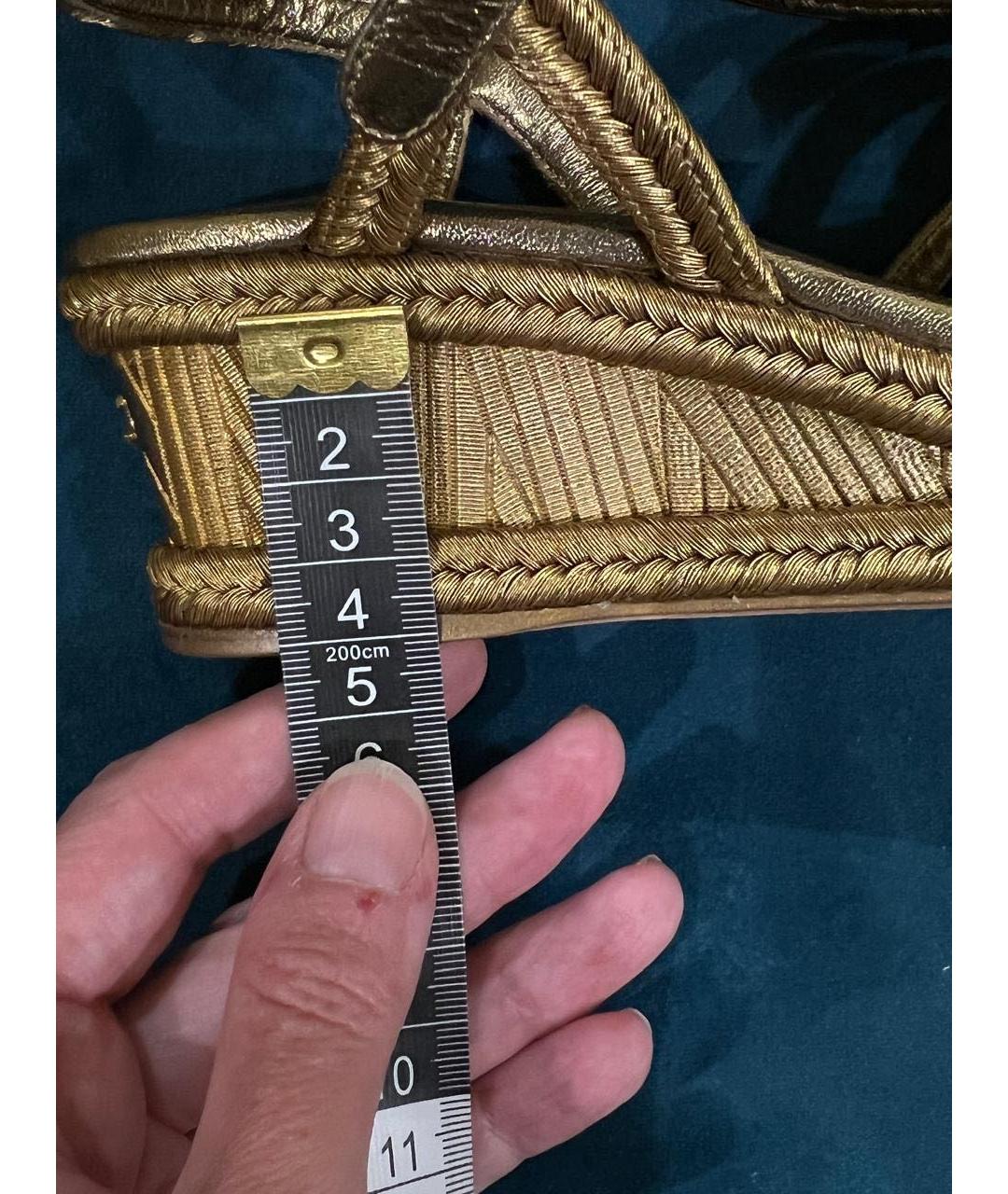 CHANEL Золотые кожаные босоножки, фото 7