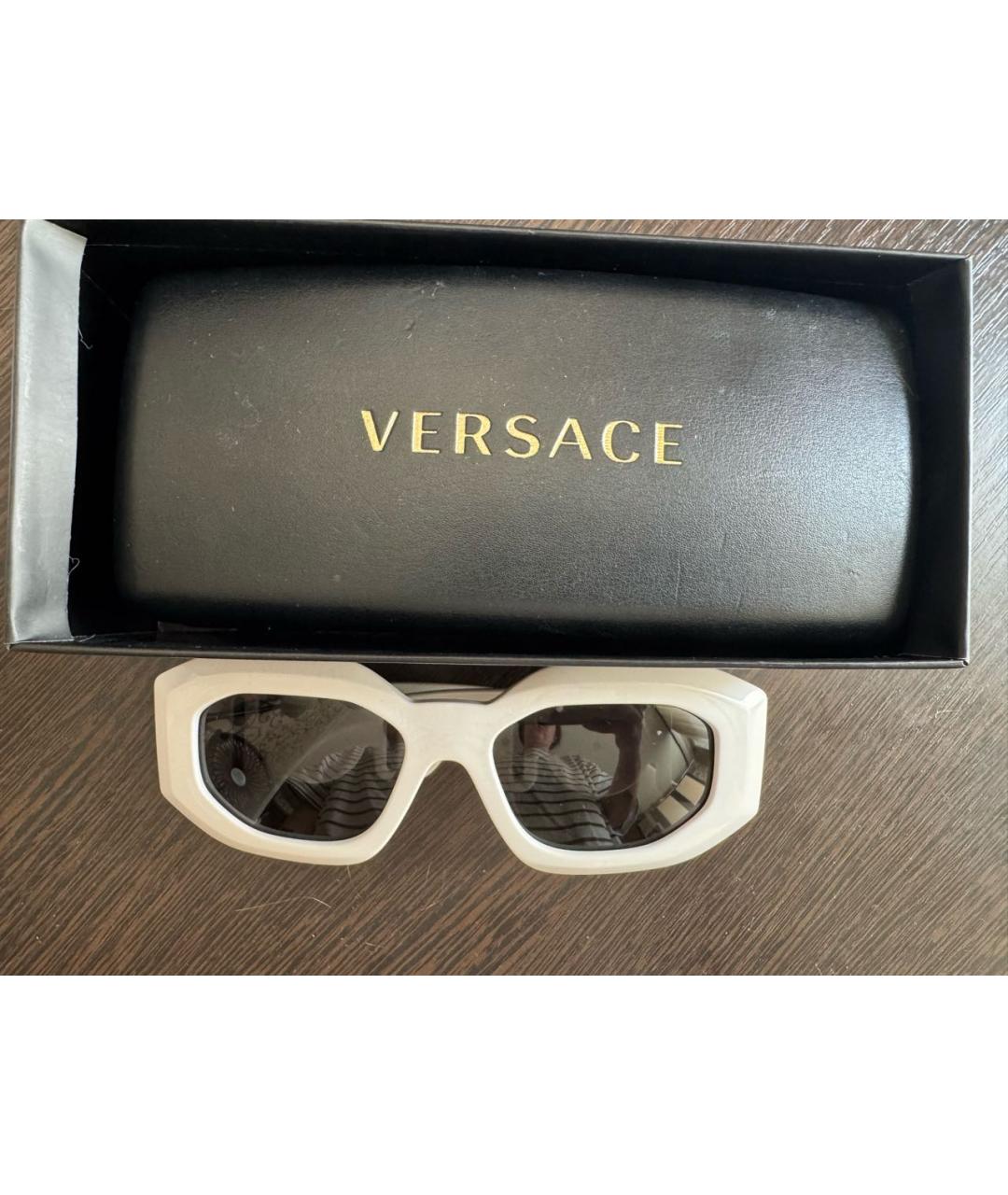 VERSACE Белые пластиковые солнцезащитные очки, фото 4
