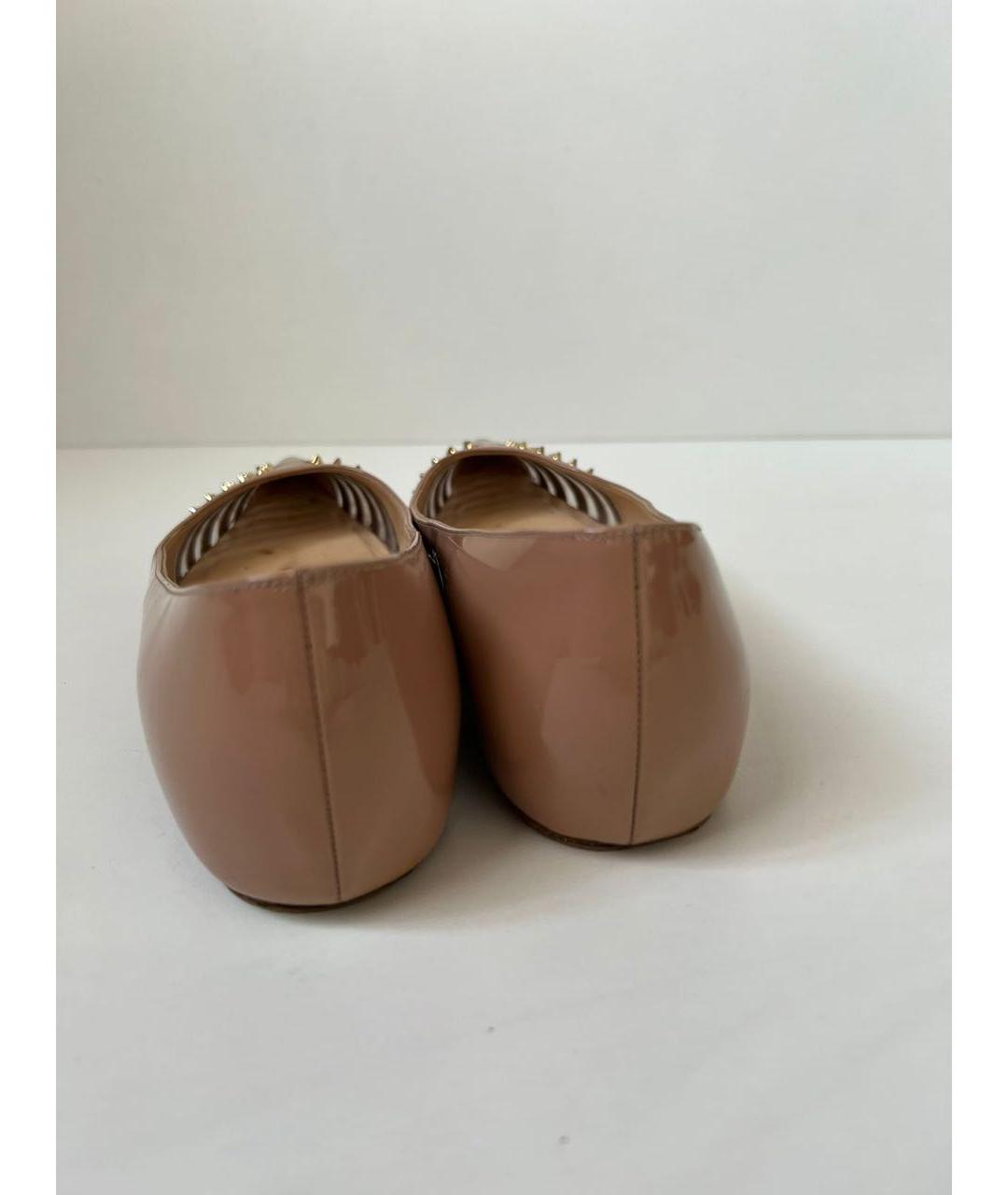 CHRISTIAN LOUBOUTIN Бежевые балетки из лакированной кожи, фото 4