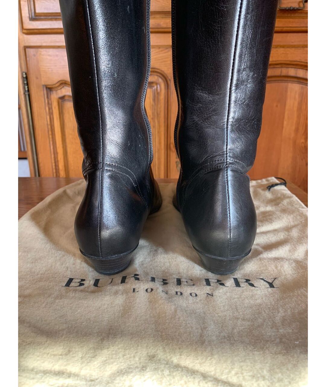 BURBERRY Черные кожаные сапоги, фото 4