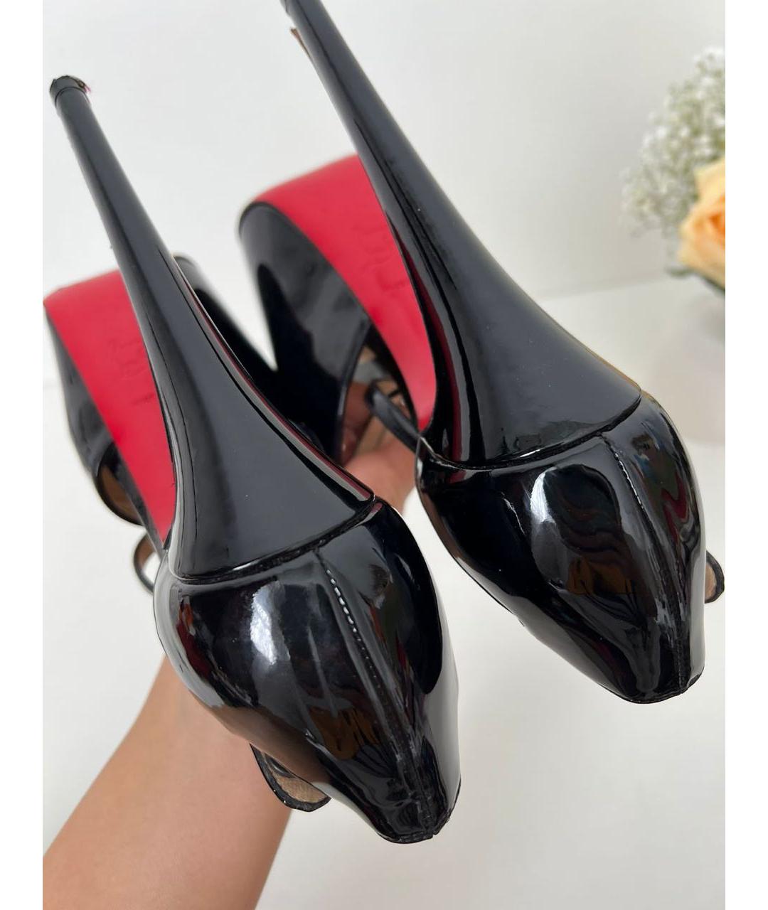 CHRISTIAN LOUBOUTIN Черные босоножки из лакированной кожи, фото 6