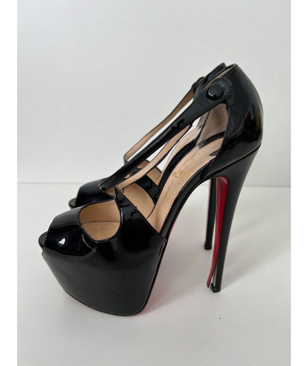 CHRISTIAN LOUBOUTIN Черные босоножки из лакированной кожи, фото 2