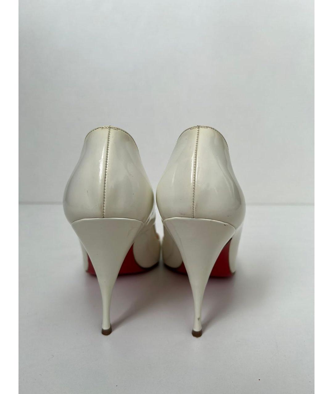 CHRISTIAN LOUBOUTIN Белые туфли из лакированной кожи, фото 3
