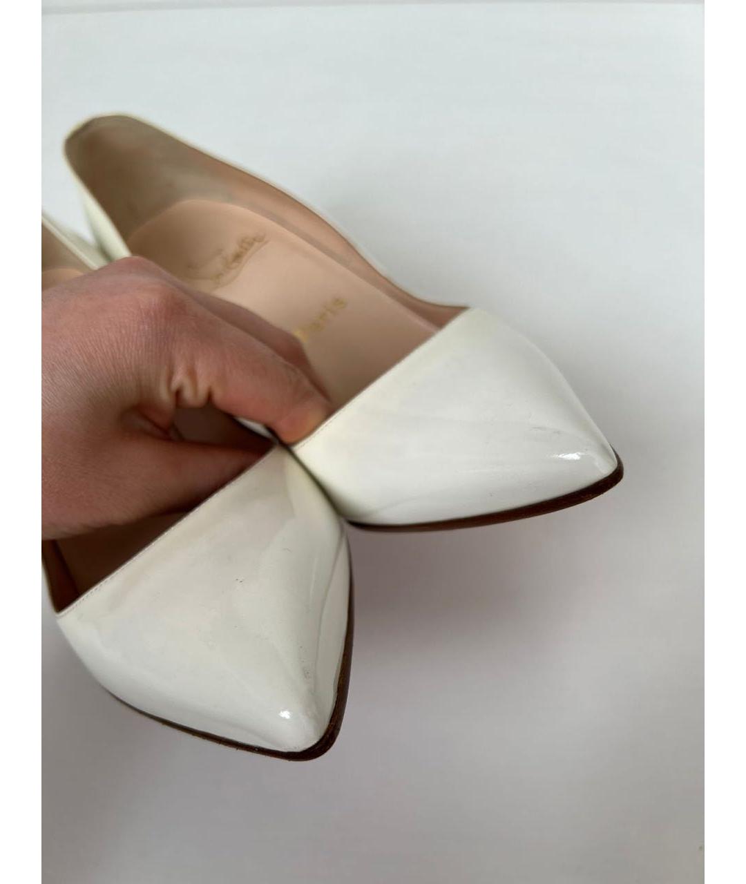 CHRISTIAN LOUBOUTIN Белые туфли из лакированной кожи, фото 7