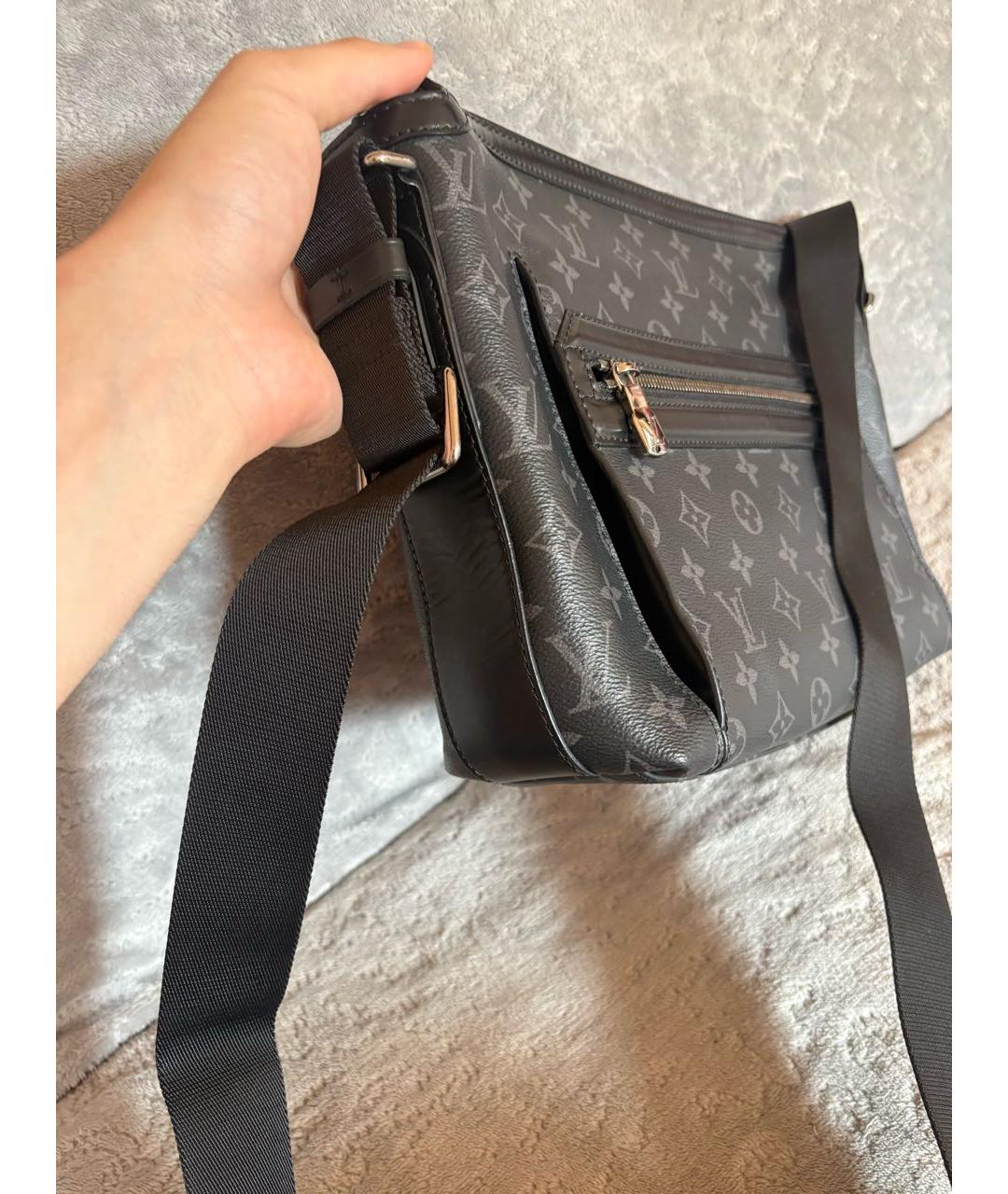 LOUIS VUITTON Черная сумка на плечо из канвы, фото 5