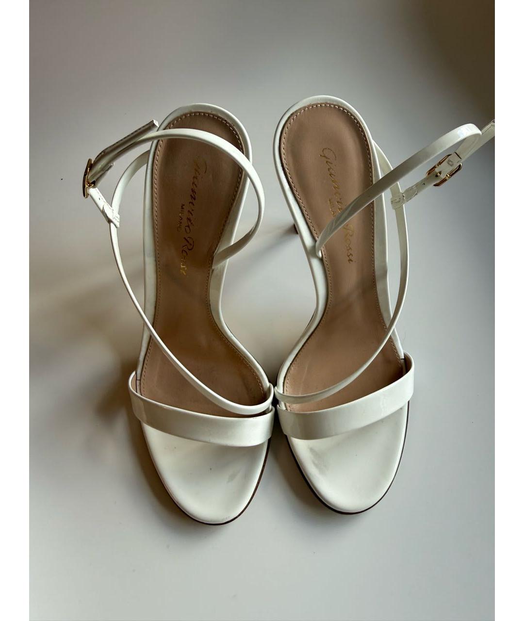 GIANVITO ROSSI Белые босоножки из лакированной кожи, фото 2