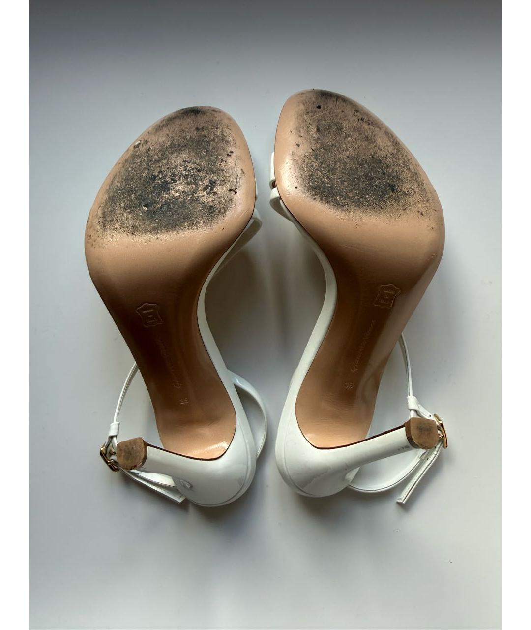 GIANVITO ROSSI Белые босоножки из лакированной кожи, фото 4