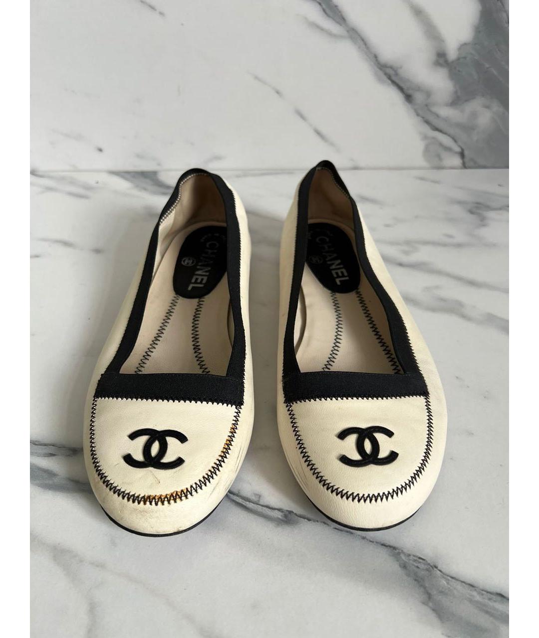 CHANEL Белые кожаные балетки, фото 2