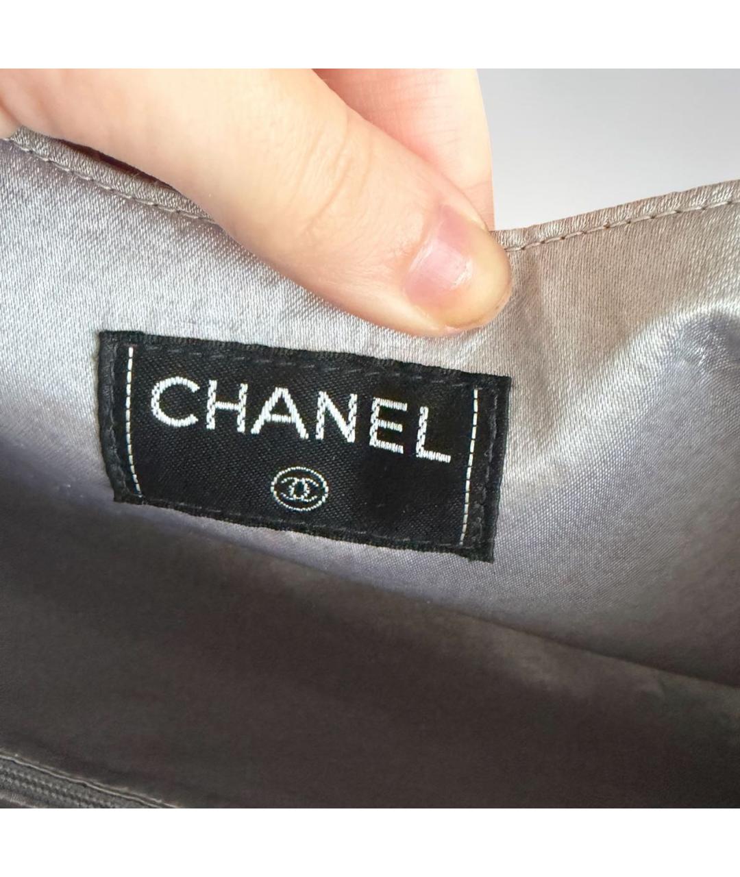 CHANEL Серебряная кожаная сумка с короткими ручками, фото 4