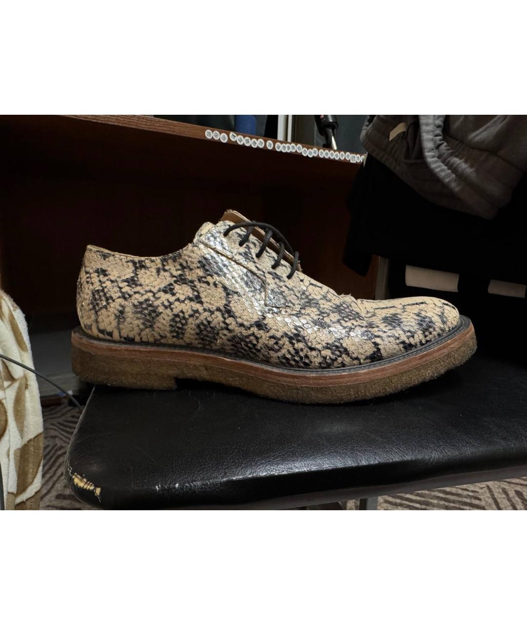 DRIES VAN NOTEN Бежевые низкие ботинки из кожи питона, фото 6
