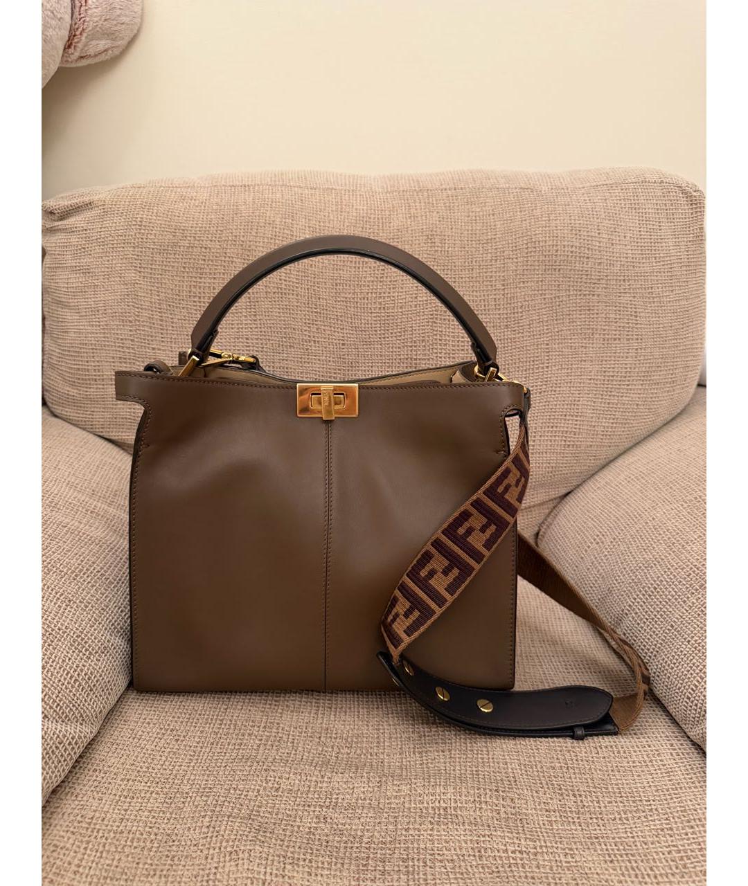 FENDI Коричневая кожаная сумка с короткими ручками, фото 9